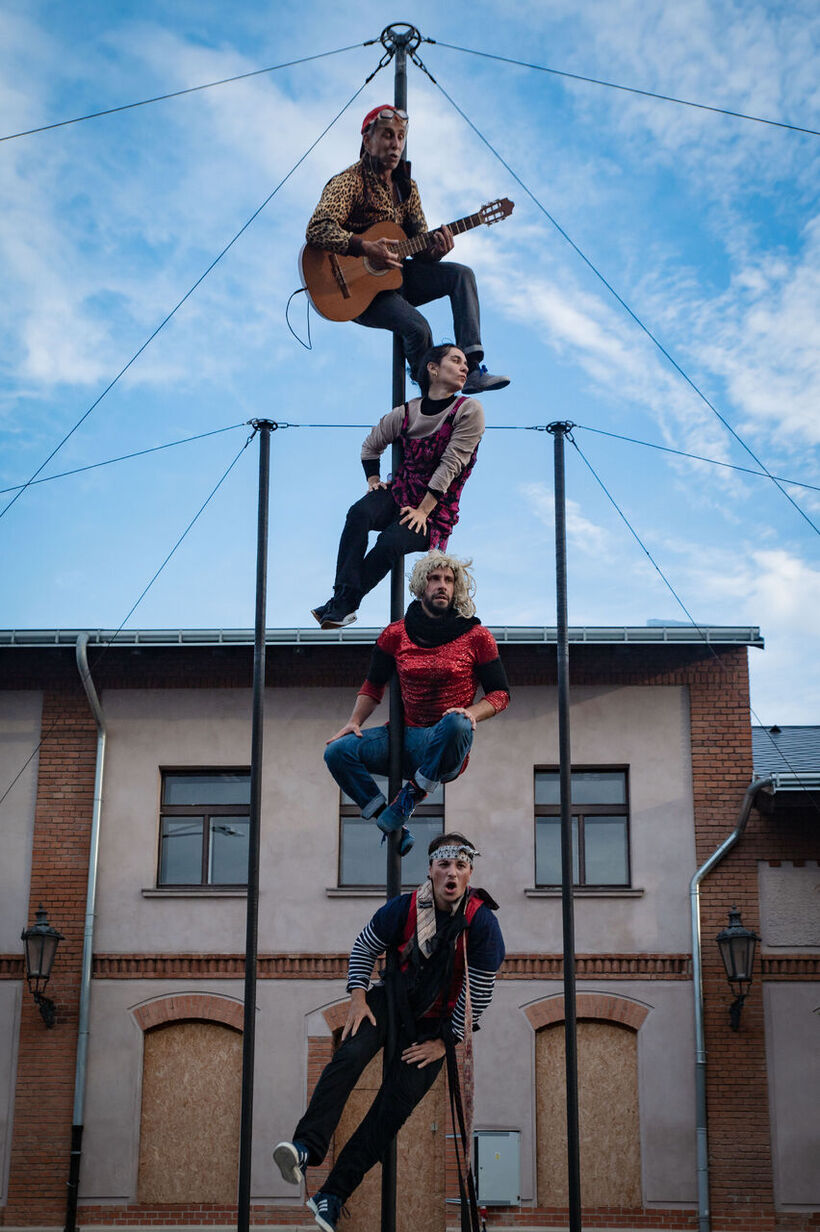 Cirque Entre Nous - Entre Nous. Foto Anna Šolcová.